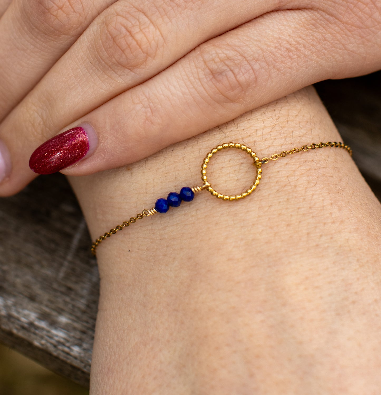 Bracelet avec cercle et pierre naturelle